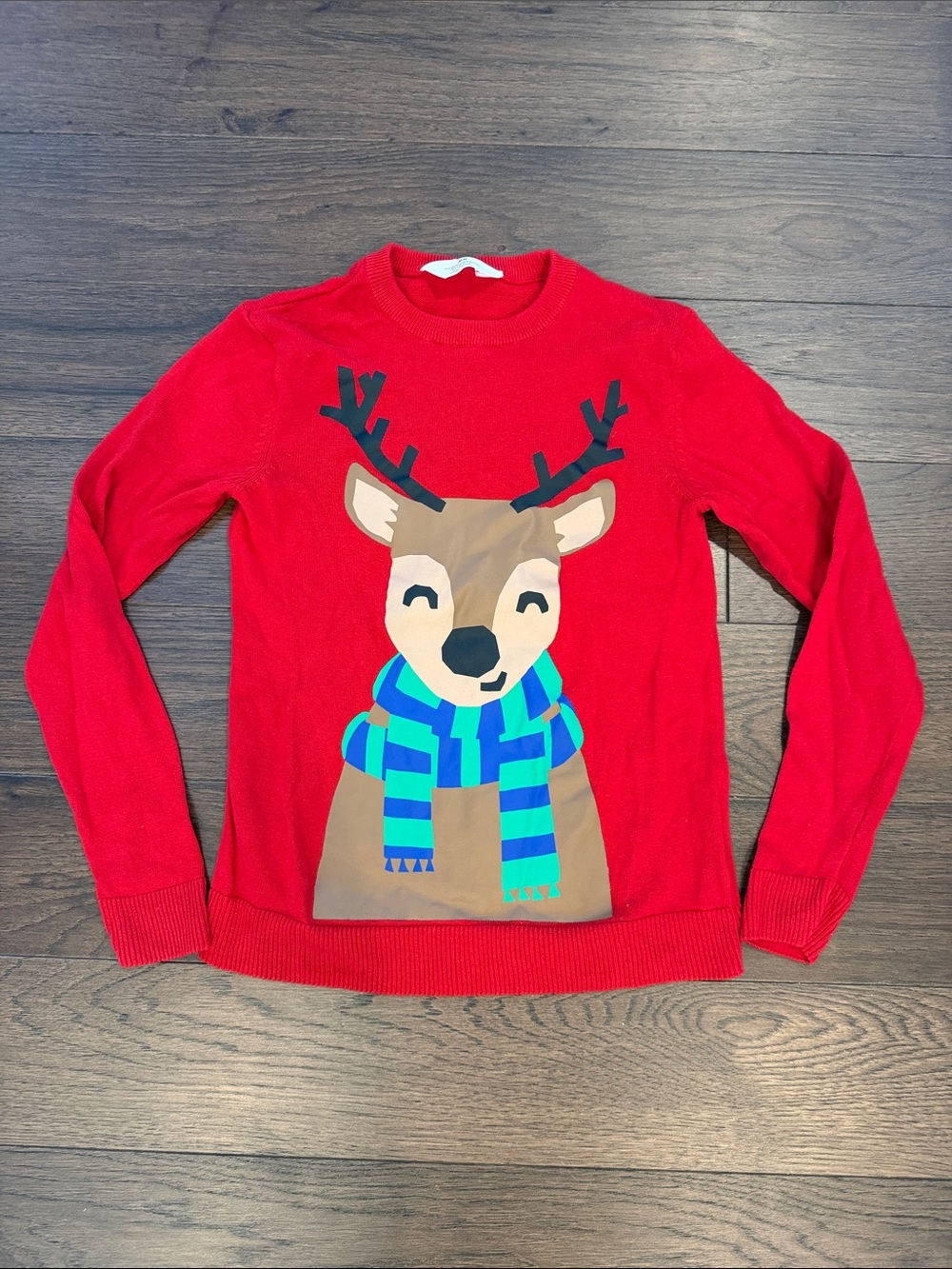 H&M Red Crewneck Sweater with Reindeer Graphic Size 8/10 - P18